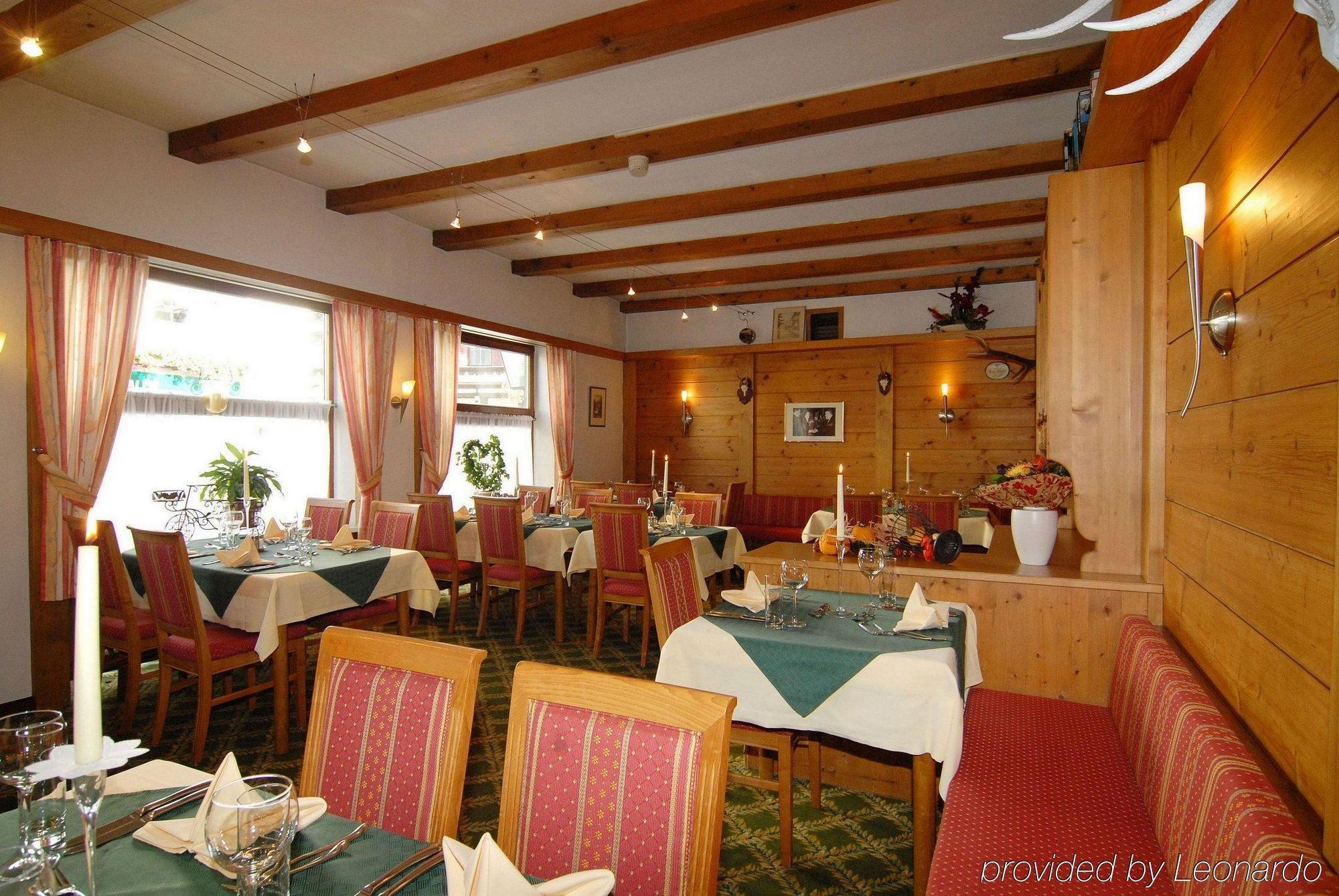 Hotel Fischer Sankt Johann in Tirol Restoran fotoğraf